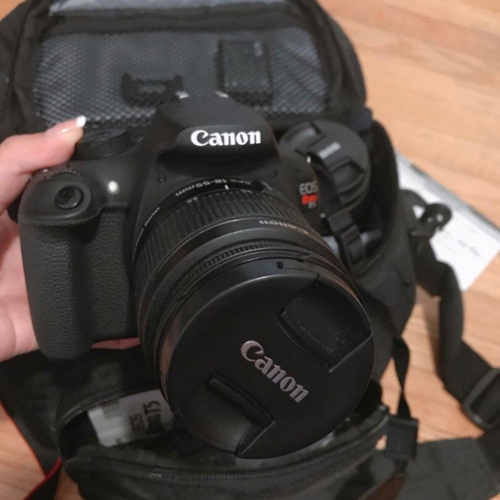 Canon Rebel T5 EOS1200D DSLR